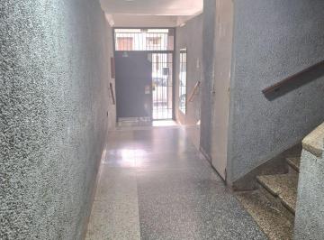 Departamento de 2 ambientes, Constitución · Luminoso Dos Ambientes con Patio