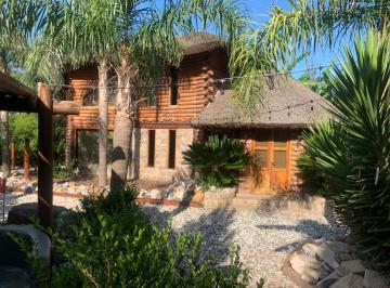 Quinta vacacional de 3 ambientes, Gualeguaychú · Cabaña en Bosque de Palmeras y Arboles