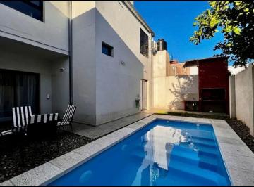 Casa · 157m² · 6 Ambientes · 1 Cochera · Casa 4 Dorm con Cochera y Pileta