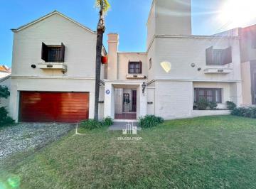 Casa de 8 ambientes, Córdoba · Casa en Venta en Valle del Cerro