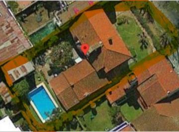 Terreno · 213m² · 9 Ambientes · 3 Cocheras · Dos Casas Planta Baja y Planta Alta