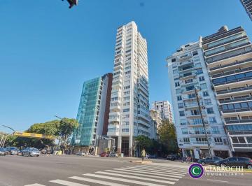 Departamento · 215m² · 5 Ambientes · 1 Cochera · Torre - Campo Argentino de Polo - Excelente Piso de Categoría C/ Balcón Vista Abierta y Cochera Fija