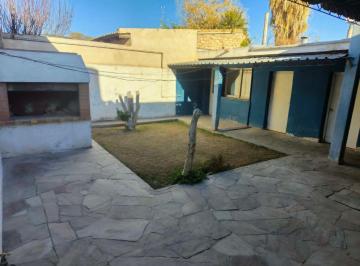 Casa de 9 ambientes, Rivadavia · Casa de 250 m² con 3 Dorm. en Venta en Rivadavia