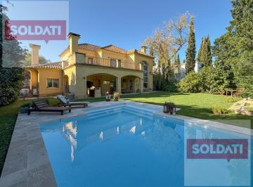 Casa · 320m² · 6 Ambientes · 3 Cocheras · Casa en Alquiler con Muebles La Alameda Nordelta