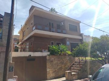 Casa de 4 ambientes, Córdoba · Oportunidad 2 X 1 - Casa y Departamento - con Escrituras Independientes - Venta en Bloque - Flippin