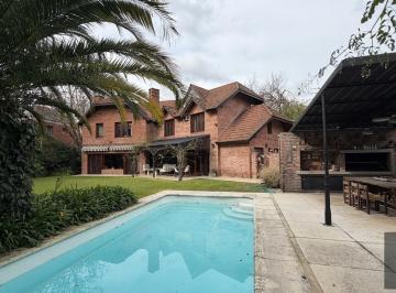 Casa · 315m² · 9 Ambientes · 5 Cocheras · Casa Venta en La Horqueta