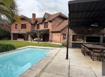 Casa · 315m² · 9 Ambientes · 5 Cocheras · Casa Venta en La Horqueta