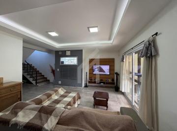 Casa · 132m² · 4 Ambientes · 2 Cocheras · Casa en Barrio Parque Matheu Grande - con Jardin y Pileta