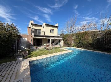 Casa · 132m² · 4 Ambientes · 2 Cocheras · Casa en Barrio Parque Matheu Grande - con Jardin y Pileta