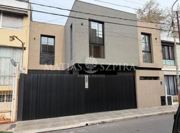 Casa · 137m² · 4 Ambientes · 2 Cocheras · Casa en Villa Sarmiento