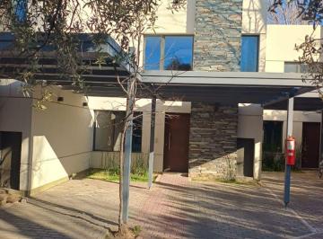 Departamento de 4 ambientes, Luján de Cuyo · Hermoso Duplex Barrio Lomas de Terrada