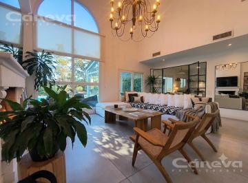 Casa · 272m² · 4 Ambientes · 1 Cochera · Imponente Casa Al Lago con Muelle, Doble Altura y Escritorio Independiente