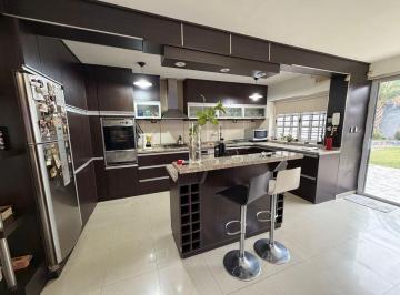 Casa de 7 ambientes, Las Tortugas · Oportunidad en Godoy Cruz