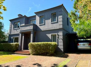 Casa de 6 ambientes, Tigre · Casa en Alquiler Santa Barbara | Dueño Directo | con Pileta en Lote Interno
