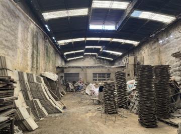 rs:dmukszo9vg87jk5z55zztsxb · Venta Galpon/deposito Industrial Local y Vivienda
