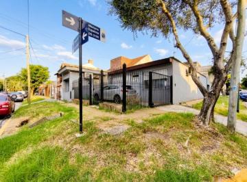 Casa · 249m² · 4 Ambientes · 3 Cocheras · Venta Casa de 4 Ambientes en Martinez