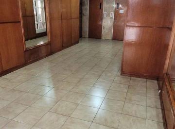 Departamento · 82m² · 5 Ambientes · 1 Cochera · Semipiso 3 Dorm. con Cochera