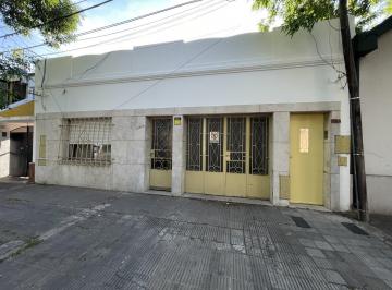 Casa · 118m² · 4 Ambientes · 1 Cochera · Casa Dos Dorm. con Cochera en B° Azcuenaga