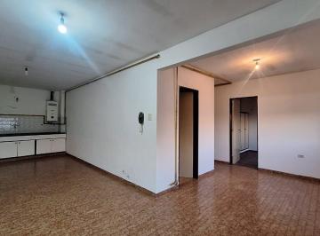 Departamento · 45m² · 2 Ambientes · Sarmiento 2547. un Dormitorio. 3er Piso Escalera