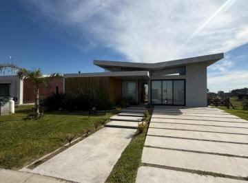 Casa · 90m² · 3 Ambientes · Casa de 3 Ambientes, Moderna, con Hormigón a La Vista. Lares de Canning, Ruta 52, Ezeiza.