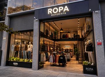 Local comercial , Flores · Local Comercial en Alquiler Doble Altura con Deposito 330 m² Av Avellaneda