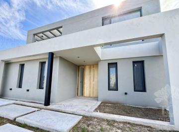 Casa · 250m² · 6 Ambientes · Santa Ana - Villanueva con Financiacion