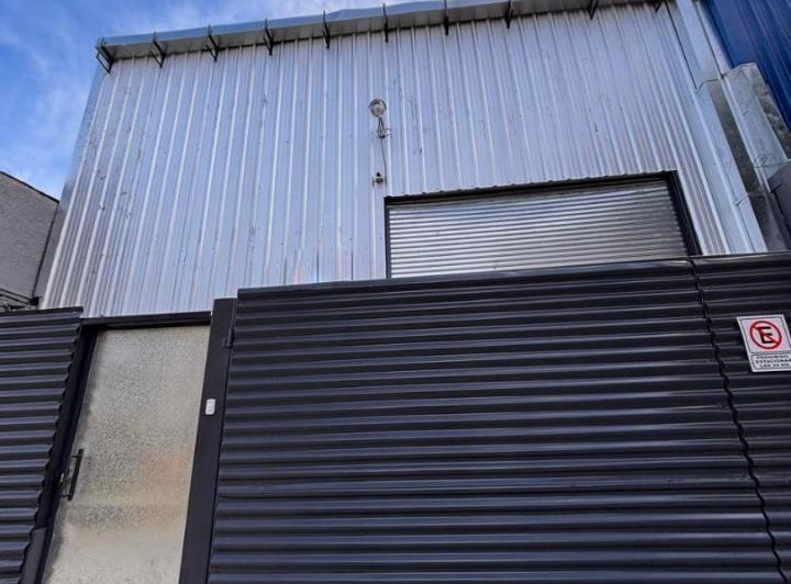 Bodega-Galpón · 200m² · 2 Ambientes