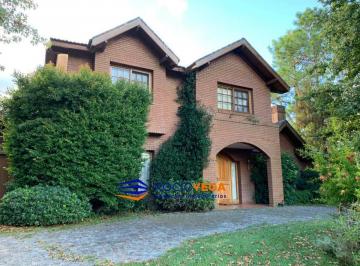 Casa · 260m² · 7 Ambientes · 2 Cocheras · Casa en Alquiler en Country San Diego Moreno