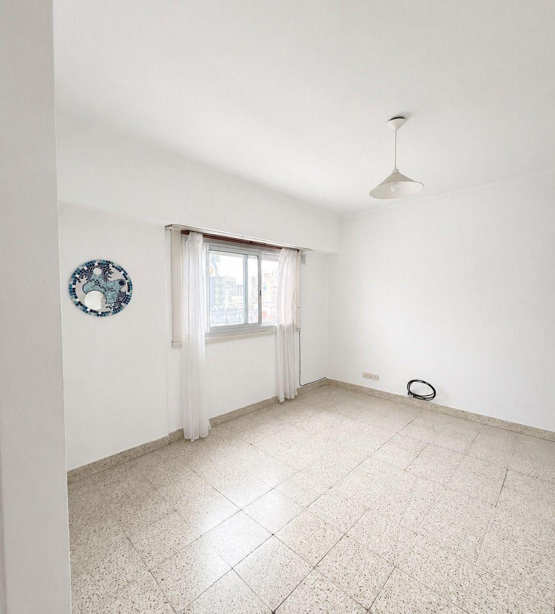 Venta - tres ambientes muy luminoso en la perla