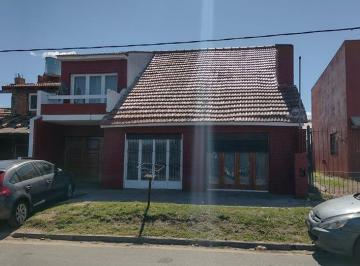Casa , Mar del Plata · Latorre Prop. Vende Chalet 5 Ambientes Cerca del Mar