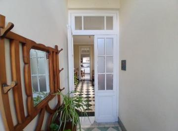 Casa · 214m² · 7 Ambientes · 1 Cochera · Casa Antigua en Olavarría