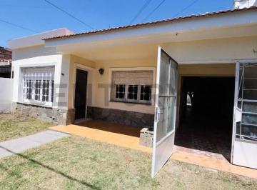 Casa · 155m² · 6 Ambientes · 1 Cochera · Venta Casa 2 Dorm. Garage Patio Asador Lavadero y Dependencia Zona Norte Escobar