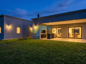 Casa · 220m² · 4 Ambientes · 2 Cocheras · Casa en Venta en Monet Barrio Privado, Campana, G. B. a. Zona Norte