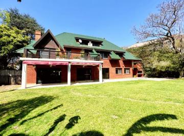 Casa · 446m² · 7 Ambientes · 2 Cocheras · Casa de 7 Ambientes en Venta, de Av del Libertador Al Río - Acassuso