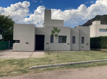 Casa de 5 ambientes, La Punta · Casa Moderna con Vista a La Sierra