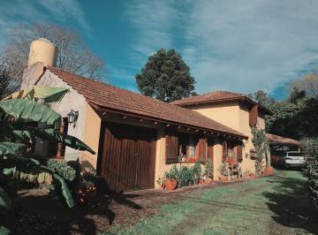 Casa · 179m² · 3 Ambientes · 1 Cochera · Casa Quinta 3 Amb Quincho Jardines Peralta Ramos