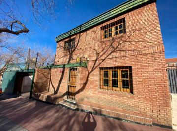 Casa de 7 ambientes, Ciudad de Mendoza · Casa en Alquiler 3 Habitaciones, 6ta Sección, Ciudad de Mendoza.