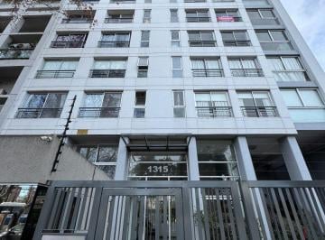 Departamento de 3 ambientes Alquiler $ 1.500.000 · Departamento de 3 Ambientes, con Cochera y Baulera en Banfield.