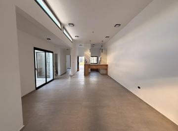 Casa · 98m² · 3 Ambientes · 2 Cocheras · Duplex en Venta en Terrazas de Manantiales. 2 Dorm..