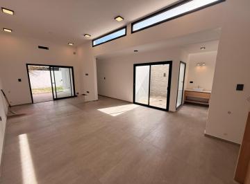 Casa · 98m² · 3 Ambientes · 2 Cocheras · Duplex en Venta en Terrazas de Manantiales. 2 Dorm..