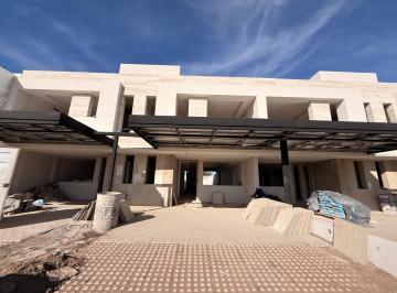 Casa · 140m² · 4 Ambientes · Duplex en Venta en Solares de Manantiales. 3 Dorm.