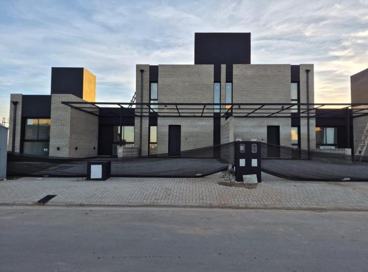 Casa · 60m² · 3 Ambientes · 1 Cochera