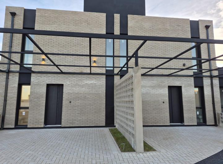 Casa · 92m² · 3 Ambientes · 1 Cochera