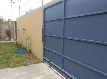 Casa · 75m² · 3 Ambientes · 2 Cocheras · Casa en Barrio Abierto en Alquiler Anual Escobar