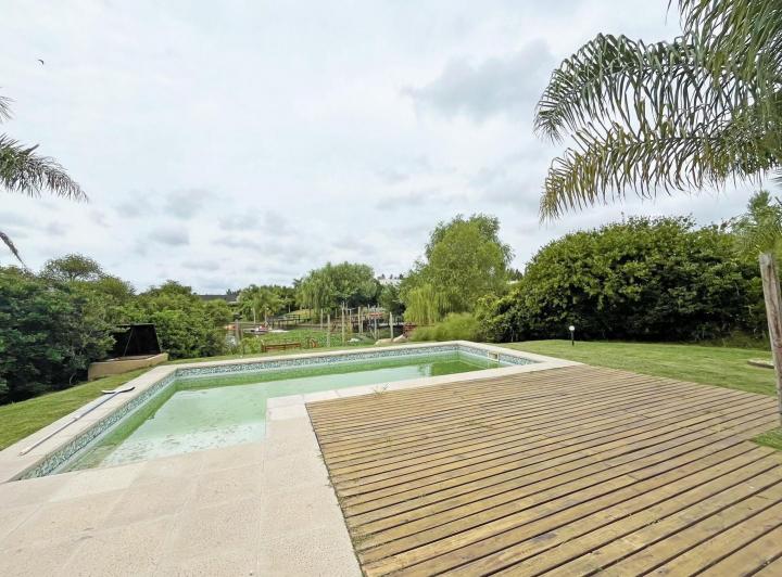 Casa · 221m² · 4 Ambientes