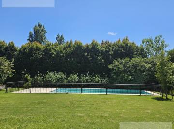 Casa · 360m² · 5 Ambientes · 2 Cocheras · Alquiler de Vivienda de Casa de 4 Dorm. en Barrio El Golf Nordelta