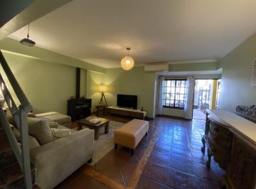 Casa · 161m² · 5 Ambientes · 1 Cochera · Venta | Casa Estilo Duplex 5 Ambientes – Parque Avellaneda