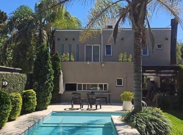 Casa · 197m² · 4 Ambientes · 2 Cocheras · Venta Casa 4 Ambientes Villa Udaondo Ituzaingo