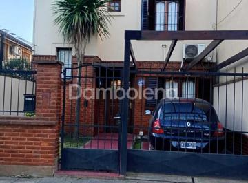 Casa · 74m² · 4 Ambientes · 1 Cochera · Casa Dúplex en Venta en Moreno