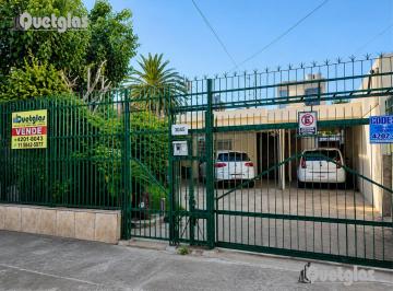 Casa de 5 ambientes, Quilmes · Casa Apta Credito de 5 Amb Sobre Lote de 332 m² con Múltiples Posibilidades en Bernal